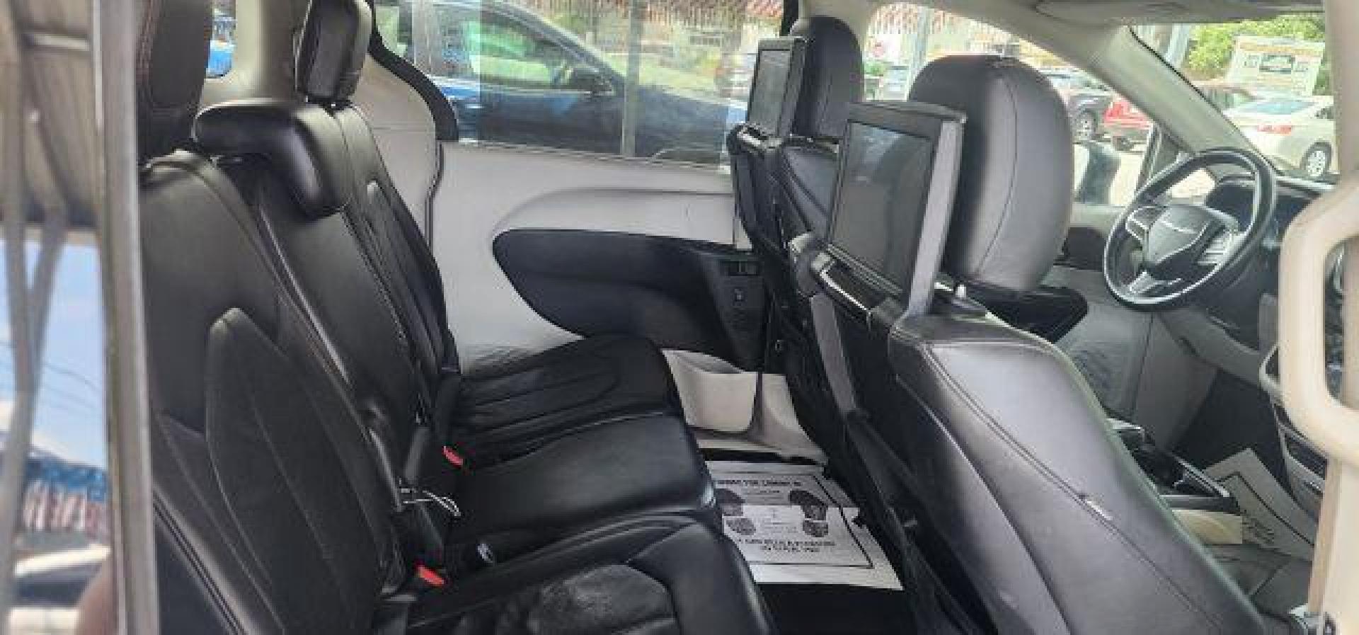 2017 GRAY /Leather Black CHRYSLER PACIFICA TRG (2C4RC1EG1HR) with an 3.6L V6 engine, AT transmission, located at 15520 McMullen Hwy SW, Belair, MD, 21502, (301) 729-3700, 39.581375, -78.846451 - Photo#14