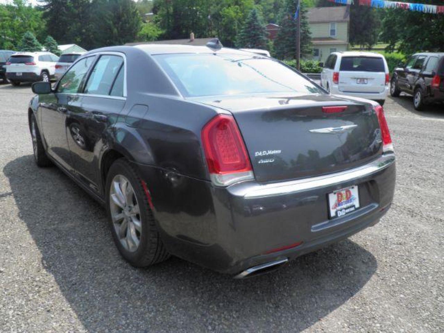 2017 Gray Chrysler 300 Limited AWD (2C3CCARG5HH) with an 3.6L V6 engine, AT transmission, located at 19521 New George's Creek Rd SW, Barton, MD, 21521, (301) 463-2404, 39.524323, -79.017906 - Photo#4