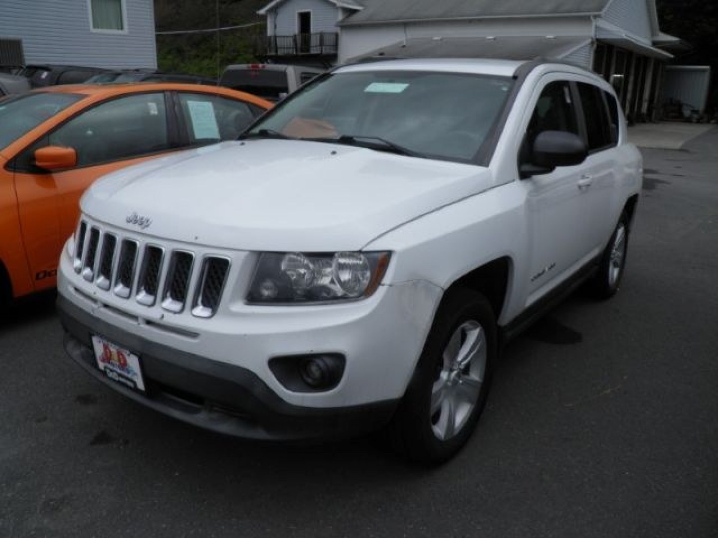 2017 WHITE Jeep Compass Sport 4WD (1C4NJDBB9HD) with an 2.4L L4 engine, AT transmission, located at 15520 McMullen Hwy SW, Belair, MD, 21502, (301) 729-3700, 39.581375, -78.846451- Photo#0
