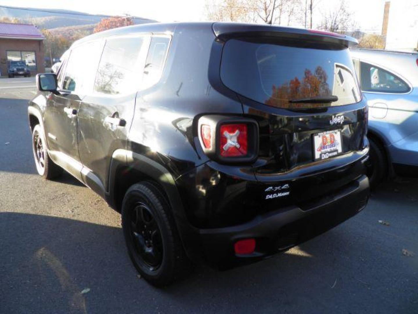 2017 Black Jeep Renegade Sport 4x4 (ZACCJBAB0HP) with an 2.4L I4 engine, AT transmission, located at 15520 McMullen Hwy SW, Belair, MD, 21502, (301) 729-3700, 39.581375, -78.846451 - Photo#5