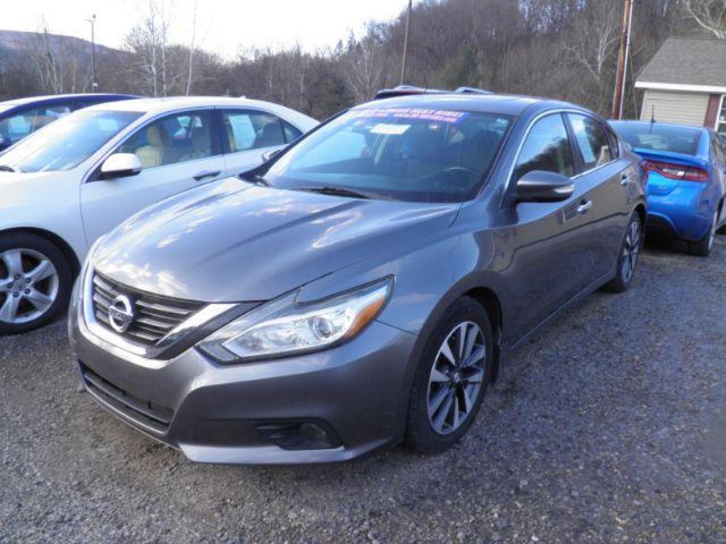 2017 GRAY Nissan Altima 2.5 SV (1N4AL3AP6HC) with an 2.5 L4 engine, AT transmission, located at 19521 New George's Creek Rd SW, Barton, MD, 21521, (301) 463-2404, 39.524323, -79.017906 - Photo#0