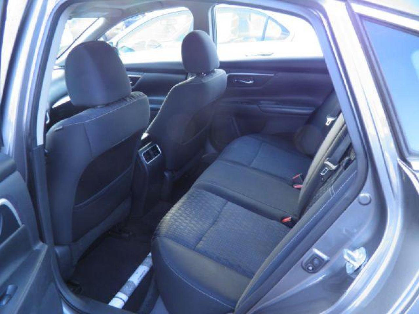 2017 GRAY Nissan Altima 2.5 SV (1N4AL3AP6HC) with an 2.5 L4 engine, AT transmission, located at 19521 New George's Creek Rd SW, Barton, MD, 21521, (301) 463-2404, 39.524323, -79.017906 - Photo#3