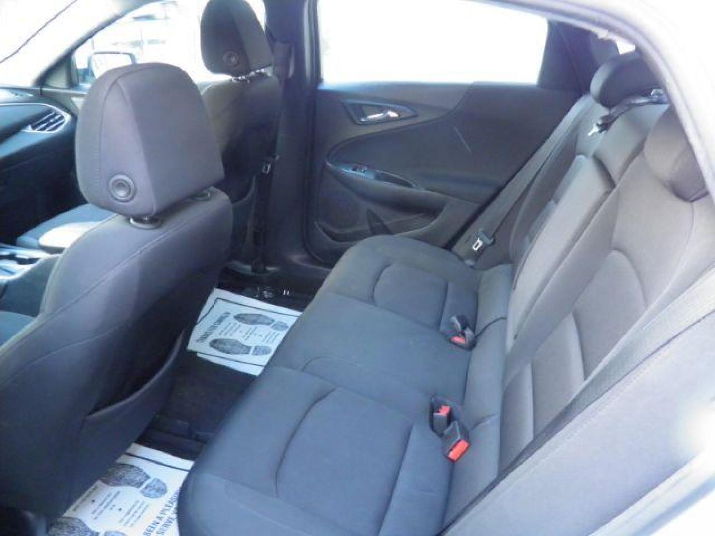 2018 White Chevrolet Malibu LT (1G1ZD5ST4JF) with an 1.5L I4 engine, AT transmission, located at 15520 McMullen Hwy SW, Belair, MD, 21502, (301) 729-3700, 39.581375, -78.846451 - Photo#3