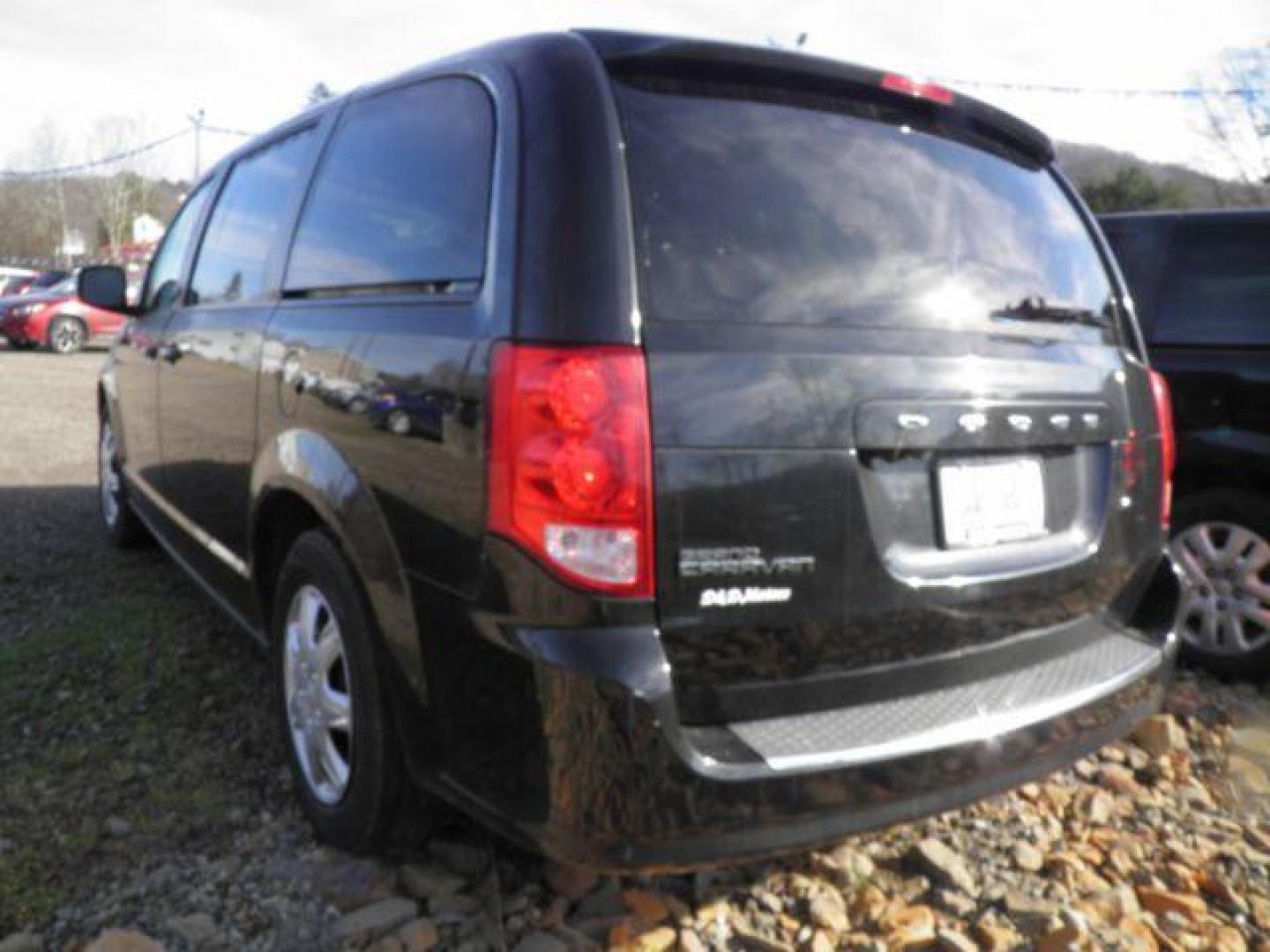 2018 Black Dodge Grand Caravan SE (2C4RDGBG7JR) with an 3.6L V6 engine, AT transmission, located at 15520 McMullen Hwy SW, Belair, MD, 21502, (301) 729-3700, 39.581375, -78.846451 - Photo#5