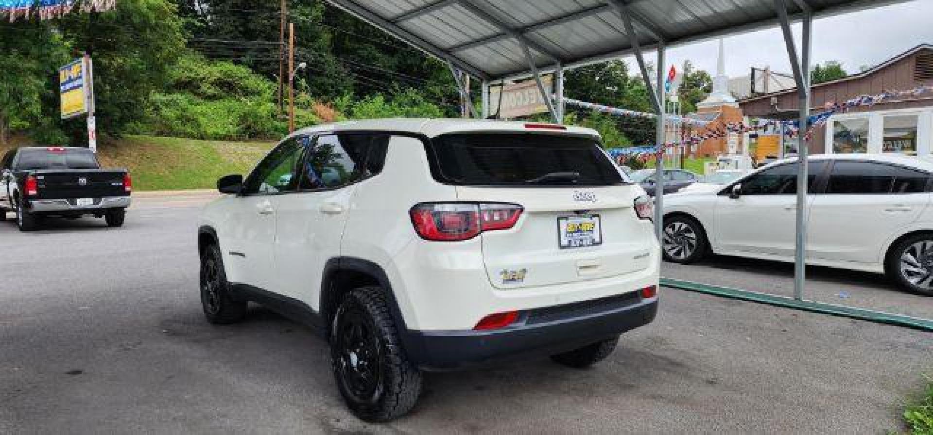 2018 WHITE /Black Jeep Compass Sport 4x4 (3C4NJDAB6JT) with an 2.4L L4 engine, AT transmission, located at 15520 McMullen Hwy SW, Belair, MD, 21502, (301) 729-3700, 39.581375, -78.846451 - Photo#8