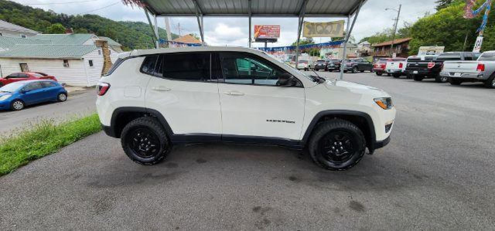 2018 WHITE /Black Jeep Compass Sport 4x4 (3C4NJDAB6JT) with an 2.4L L4 engine, AT transmission, located at 15520 McMullen Hwy SW, Belair, MD, 21502, (301) 729-3700, 39.581375, -78.846451 - Photo#11