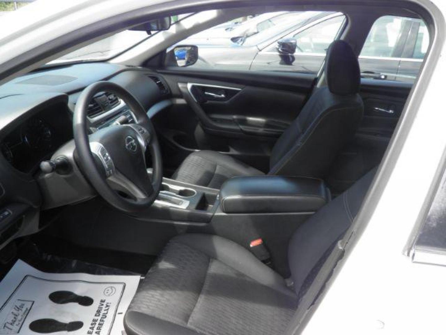 2018 White /Charcoal, cloth Nissan Altima 2.5 S (1N4AL3APXJC) with an 2.5L I4 engine, AT transmission, located at 19521 New George's Creek Rd SW, Barton, MD, 21521, (301) 463-2404, 39.524323, -79.017906 - Photo#2