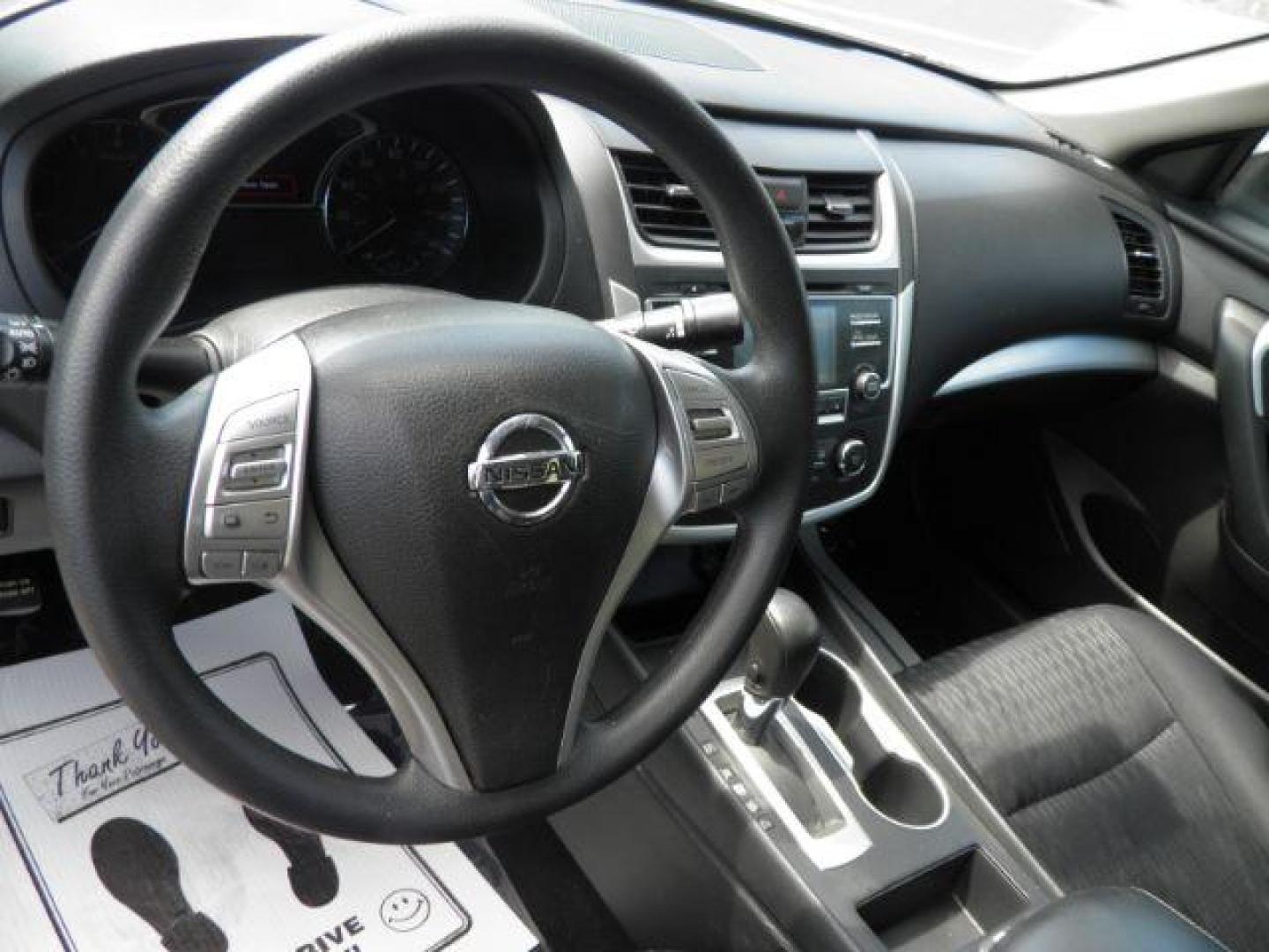 2018 White /Charcoal, cloth Nissan Altima 2.5 S (1N4AL3APXJC) with an 2.5L I4 engine, AT transmission, located at 19521 New George's Creek Rd SW, Barton, MD, 21521, (301) 463-2404, 39.524323, -79.017906 - Photo#3
