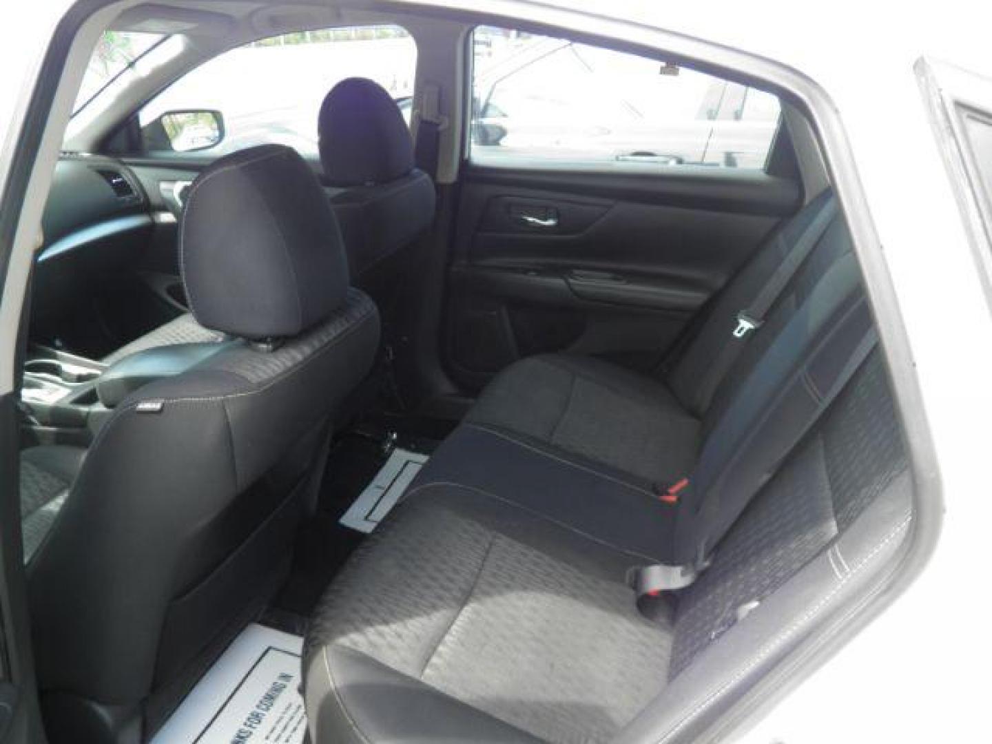 2018 White /Charcoal, cloth Nissan Altima 2.5 S (1N4AL3APXJC) with an 2.5L I4 engine, AT transmission, located at 19521 New George's Creek Rd SW, Barton, MD, 21521, (301) 463-2404, 39.524323, -79.017906 - Photo#7