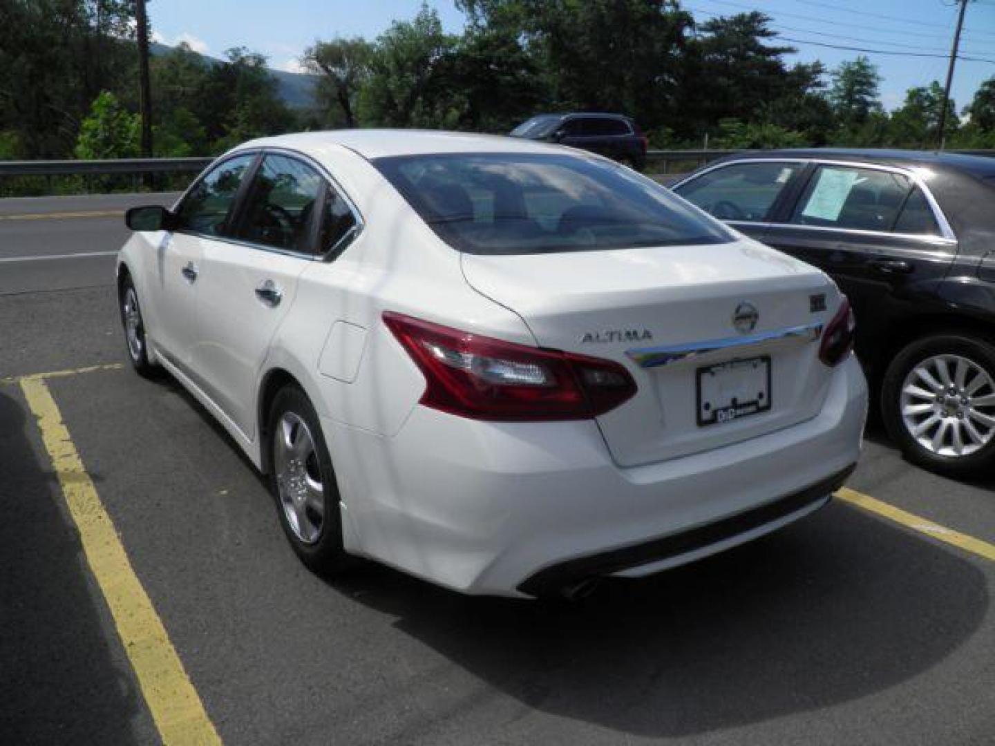 2018 White /Charcoal, cloth Nissan Altima 2.5 S (1N4AL3APXJC) with an 2.5L I4 engine, AT transmission, located at 19521 New George's Creek Rd SW, Barton, MD, 21521, (301) 463-2404, 39.524323, -79.017906 - Photo#12