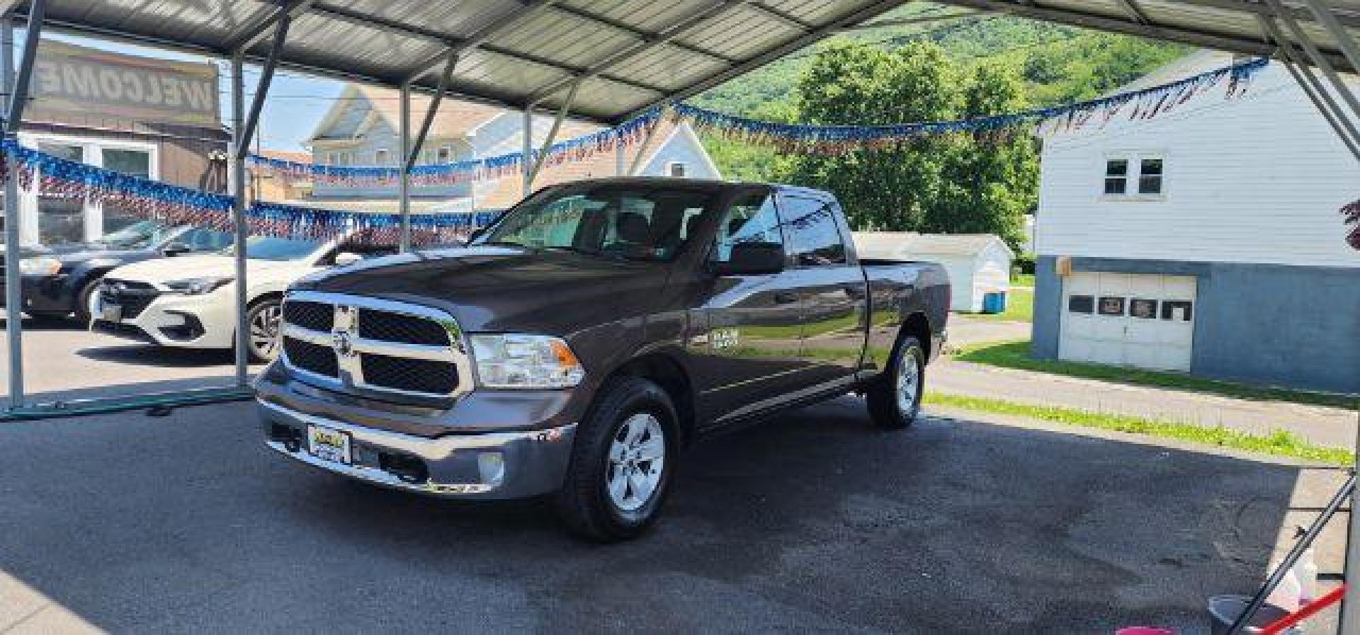 2018 BROWN /Black/Diesel Gray, vinyl RAM 1500 Tradesman Crew Cab LWB 4WD (1C6RR7ST2JS) with an 5.7 V8 engine, AT transmission, located at 15520 McMullen Hwy SW, Belair, MD, 21502, (301) 729-3700, 39.581375, -78.846451 - Photo#2