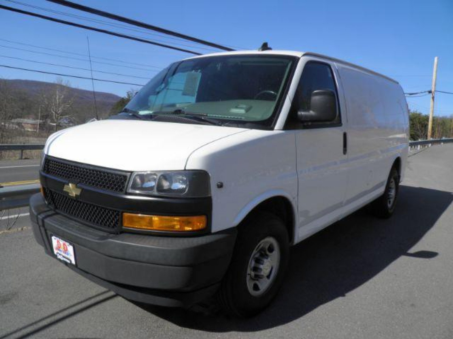 2019 White Chevrolet Express 3500 Work Van (1GCZGGFP2K1) with an 4.3L V6 engine, AT transmission, located at 15520 McMullen Hwy SW, Belair, MD, 21502, (301) 729-3700, 39.581375, -78.846451 - Photo#0