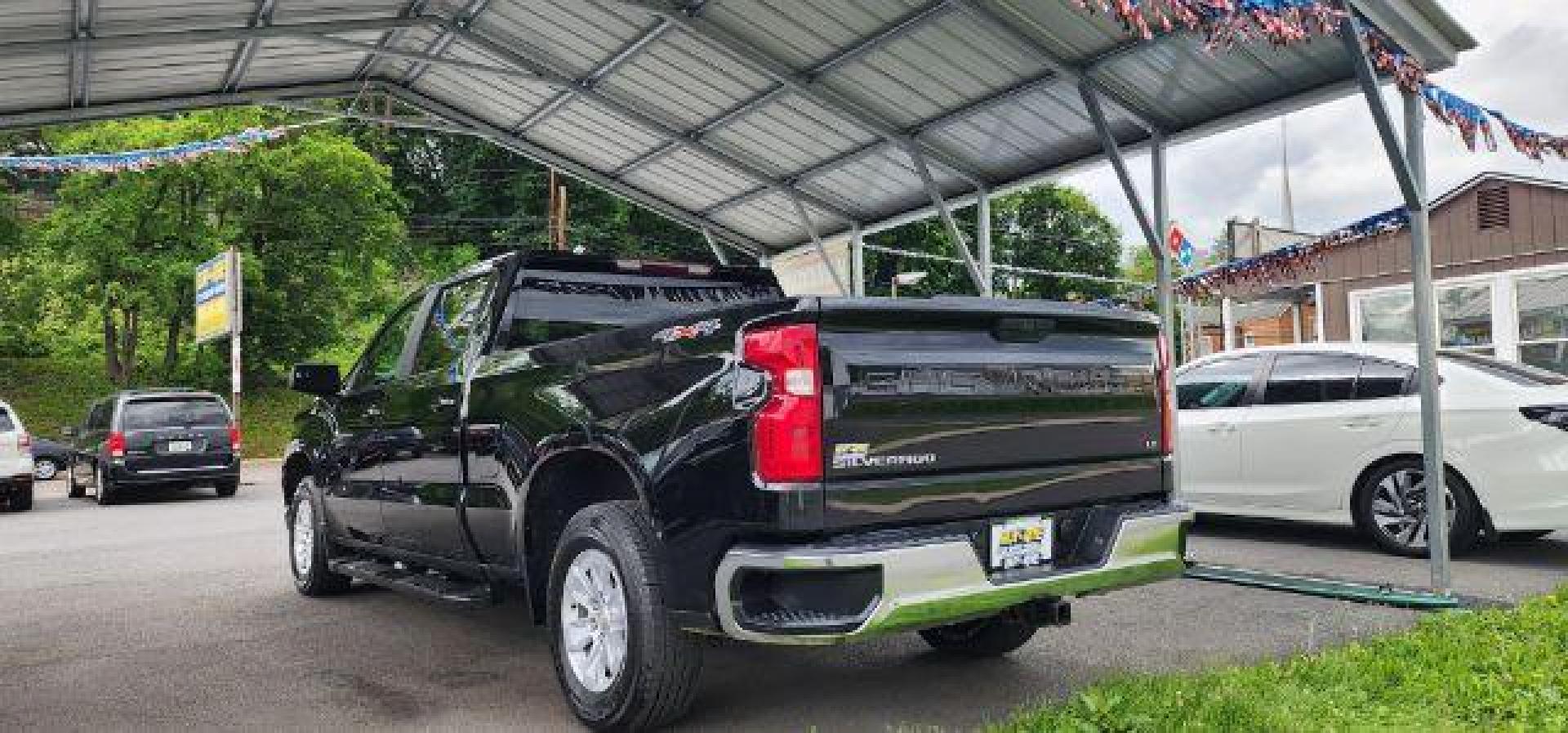 2019 BLACK /Jet Black Chevrolet Silverado 1500 LT (1GCUYDED9KZ) with an 5.3L V8 engine, AT transmission, located at 15520 McMullen Hwy SW, Belair, MD, 21502, (301) 729-3700, 39.581375, -78.846451 - Photo#8