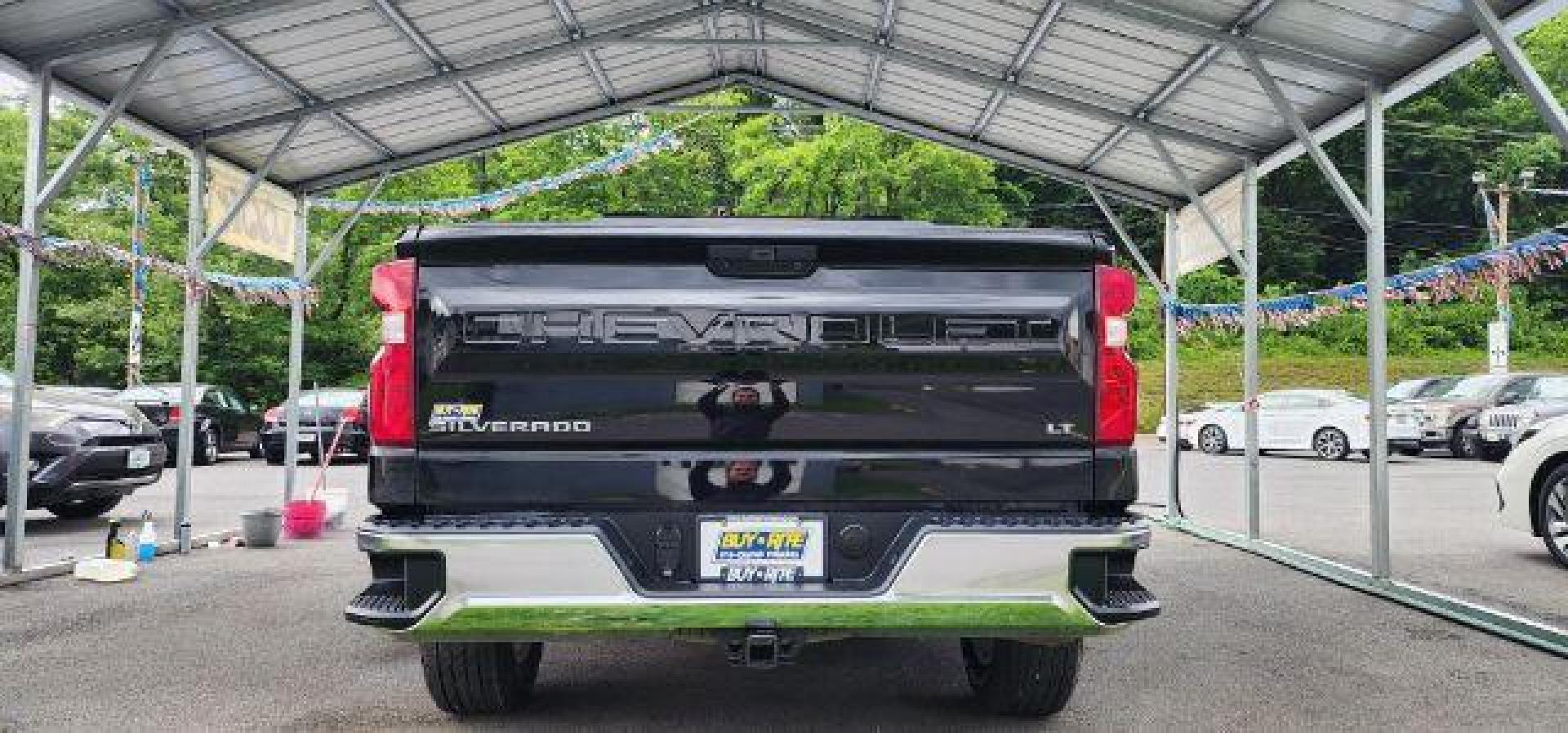 2019 BLACK /Jet Black Chevrolet Silverado 1500 LT (1GCUYDED9KZ) with an 5.3L V8 engine, AT transmission, located at 15520 McMullen Hwy SW, Belair, MD, 21502, (301) 729-3700, 39.581375, -78.846451 - Photo#9
