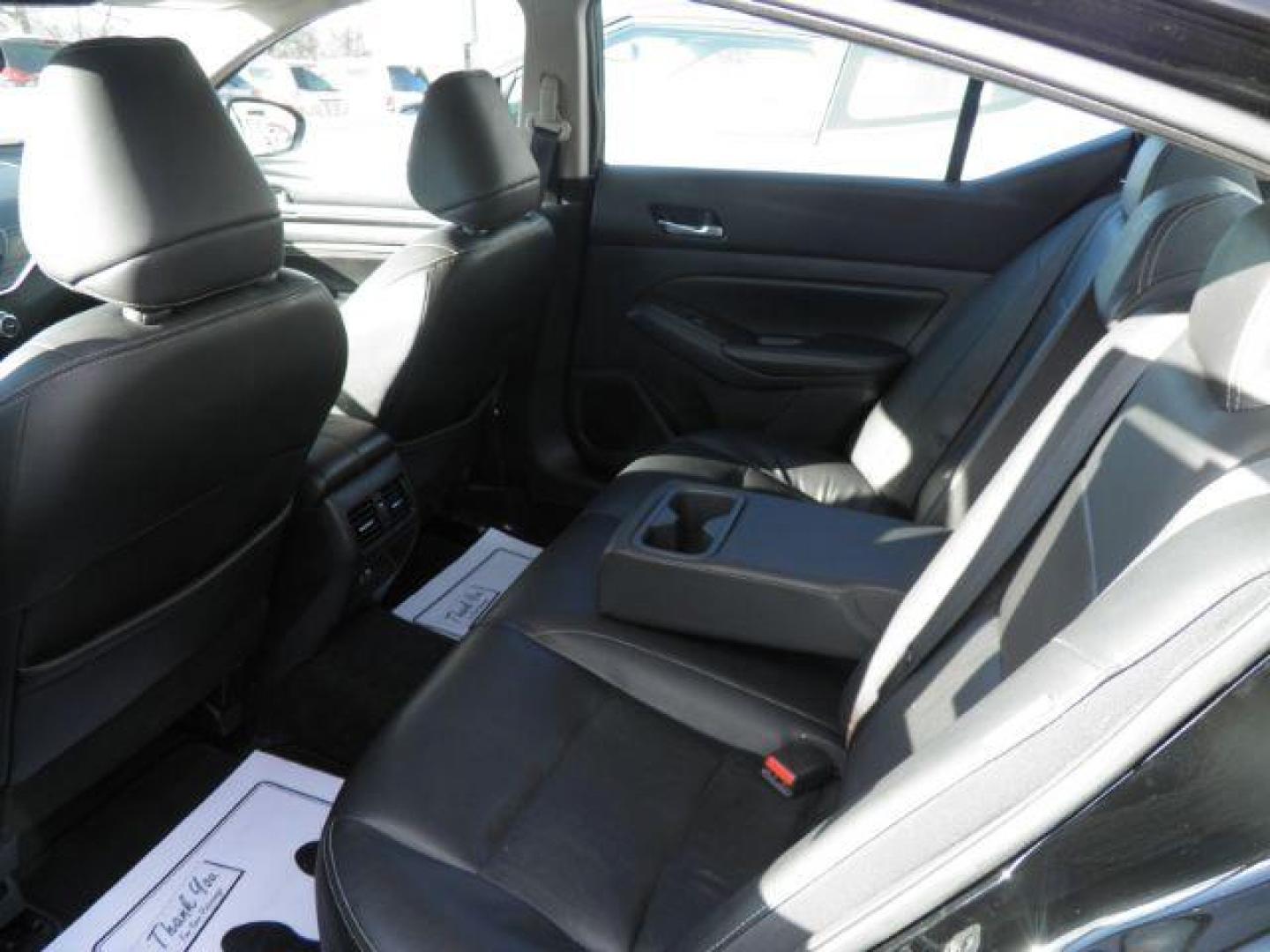 2019 Black Nissan Altima 2.5 SL (1N4BL4EV0KC) with an 2.5L I4 engine, AT transmission, located at 15520 McMullen Hwy SW, Belair, MD, 21502, (301) 729-3700, 39.581375, -78.846451 - Photo#3