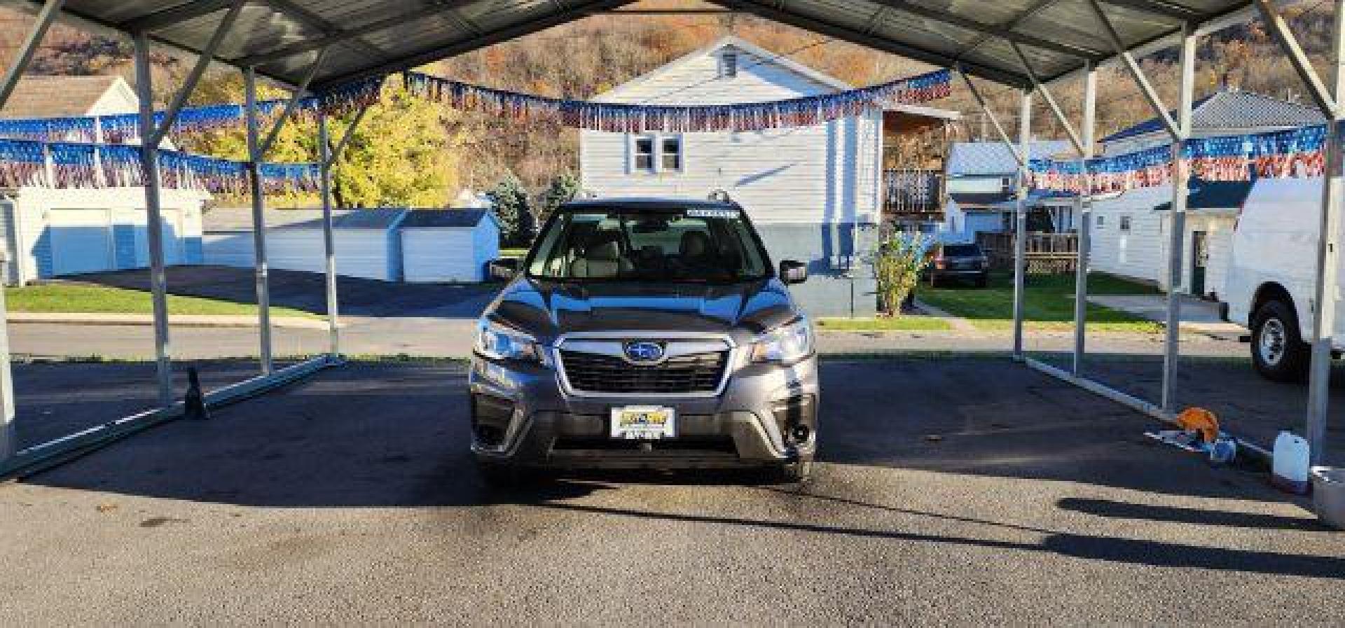 2020 GRAY /Black, cloth Subaru Forester Premium (JF2SKAGC5LH) with an 2.5 L4 engine, CVT transmission, located at 15520 McMullen Hwy SW, Belair, MD, 21502, (301) 729-3700, 39.581375, -78.846451 - FOR A BETTER PRICE CALL PAUL AT 301-268-8150 - Photo#1